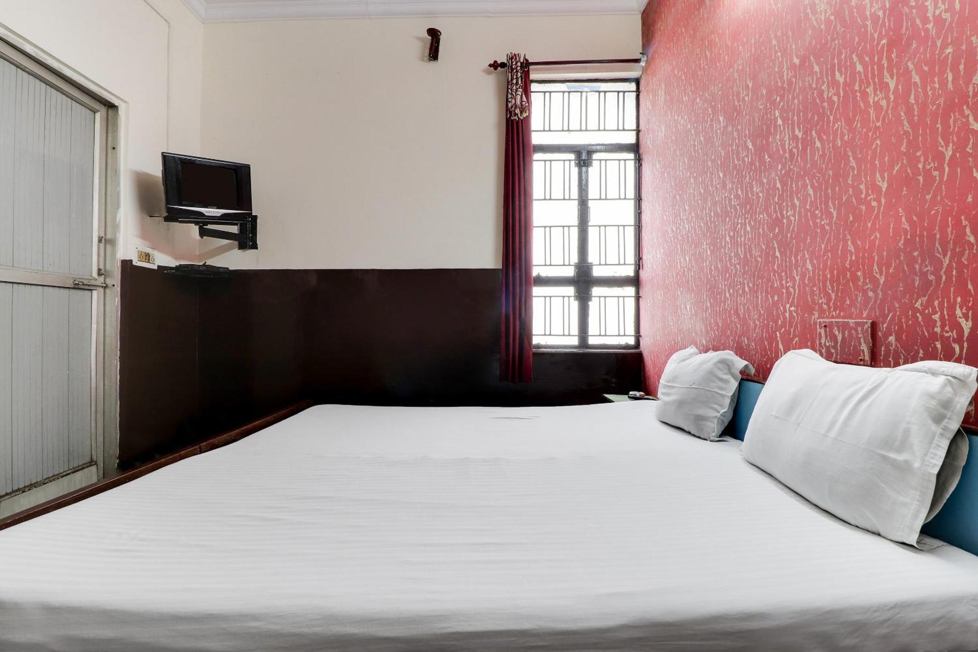 Spot On 40076 Hotel Sunny Bhairaun Ghāt Esterno foto